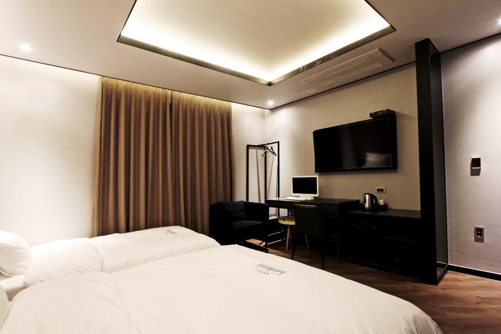 Hotel Londoner Gimhae Экстерьер фото