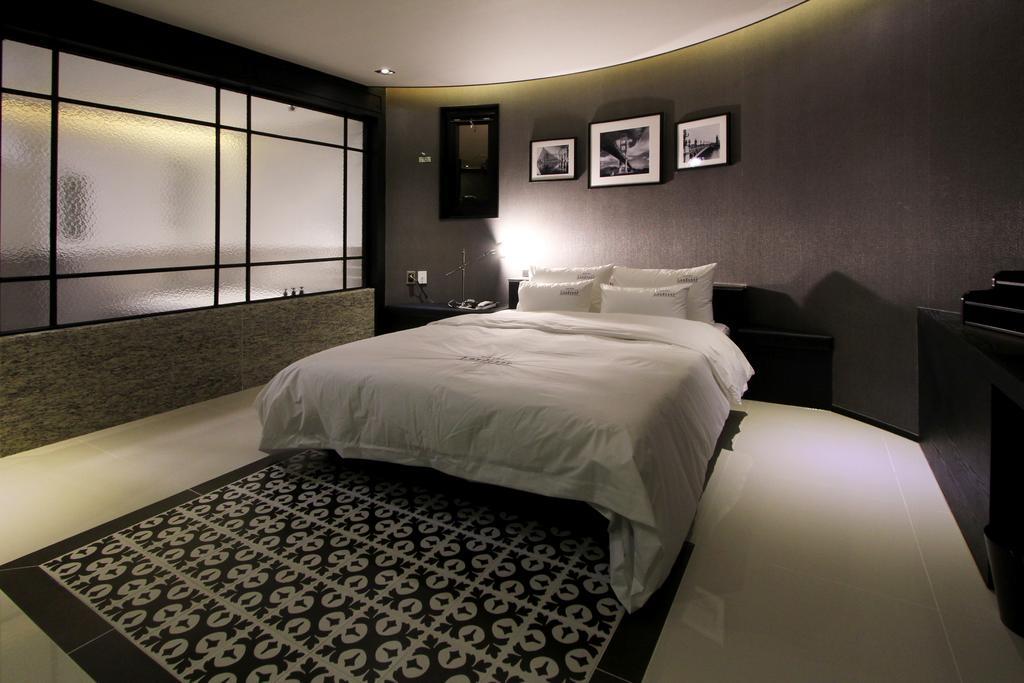 Hotel Londoner Gimhae Экстерьер фото