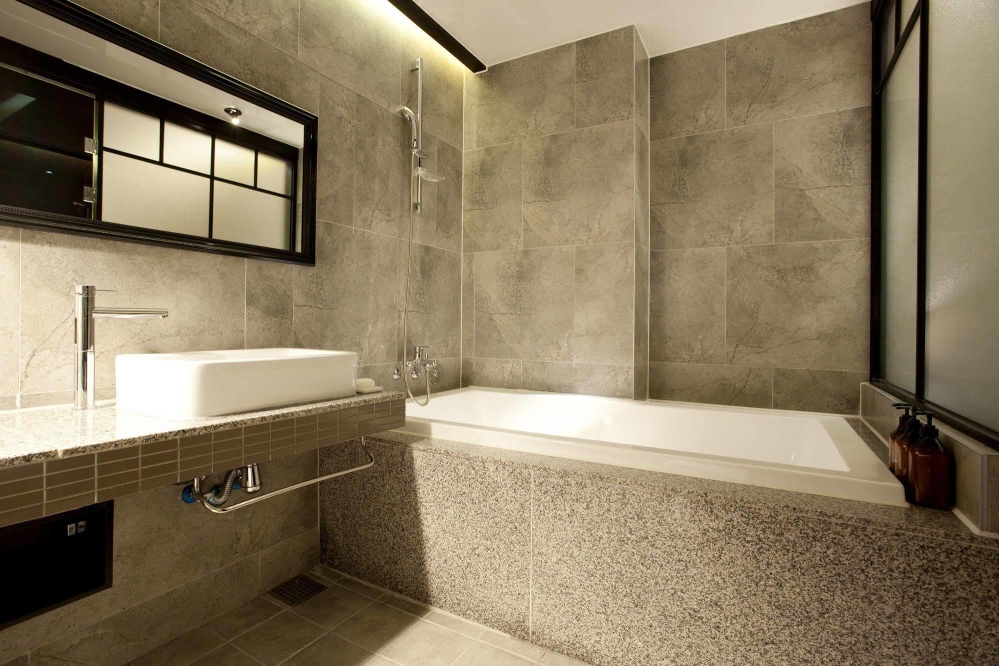 Hotel Londoner Gimhae Экстерьер фото