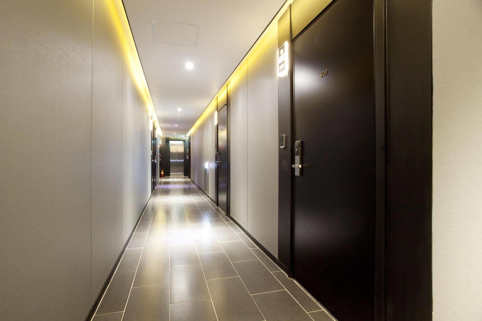 Hotel Londoner Gimhae Экстерьер фото